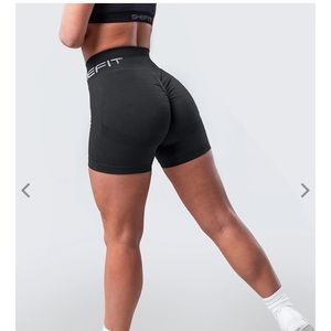 Shefit booty scrunch shorts in black
